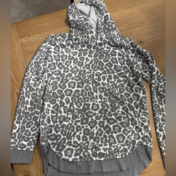 Maurice’s Gray Leopard Print Hoodie - Picture 3 of 4